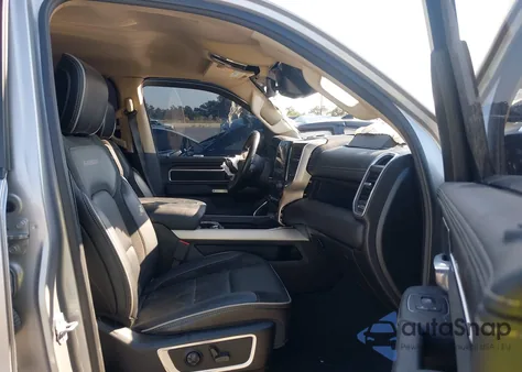 2021 Ram 1500 Laramie 4X4 5'7 Box z USA, uszkodzony, nr VIN 1C6SRFJTXMN650254